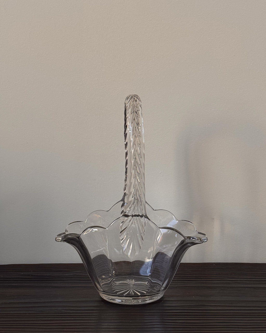 Glass basket with handle