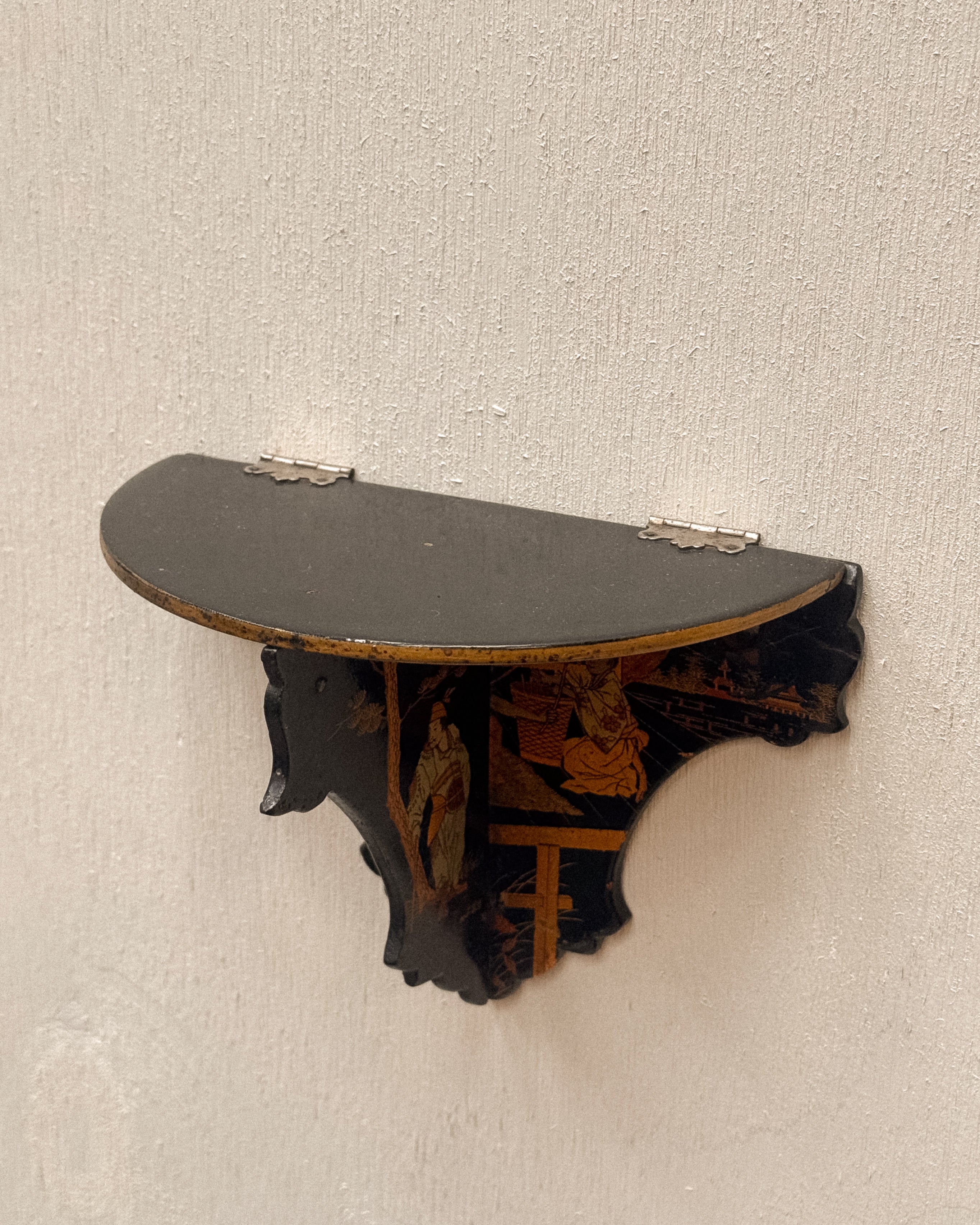 Chinoiserie wall shelf, likely 19th - 20th century