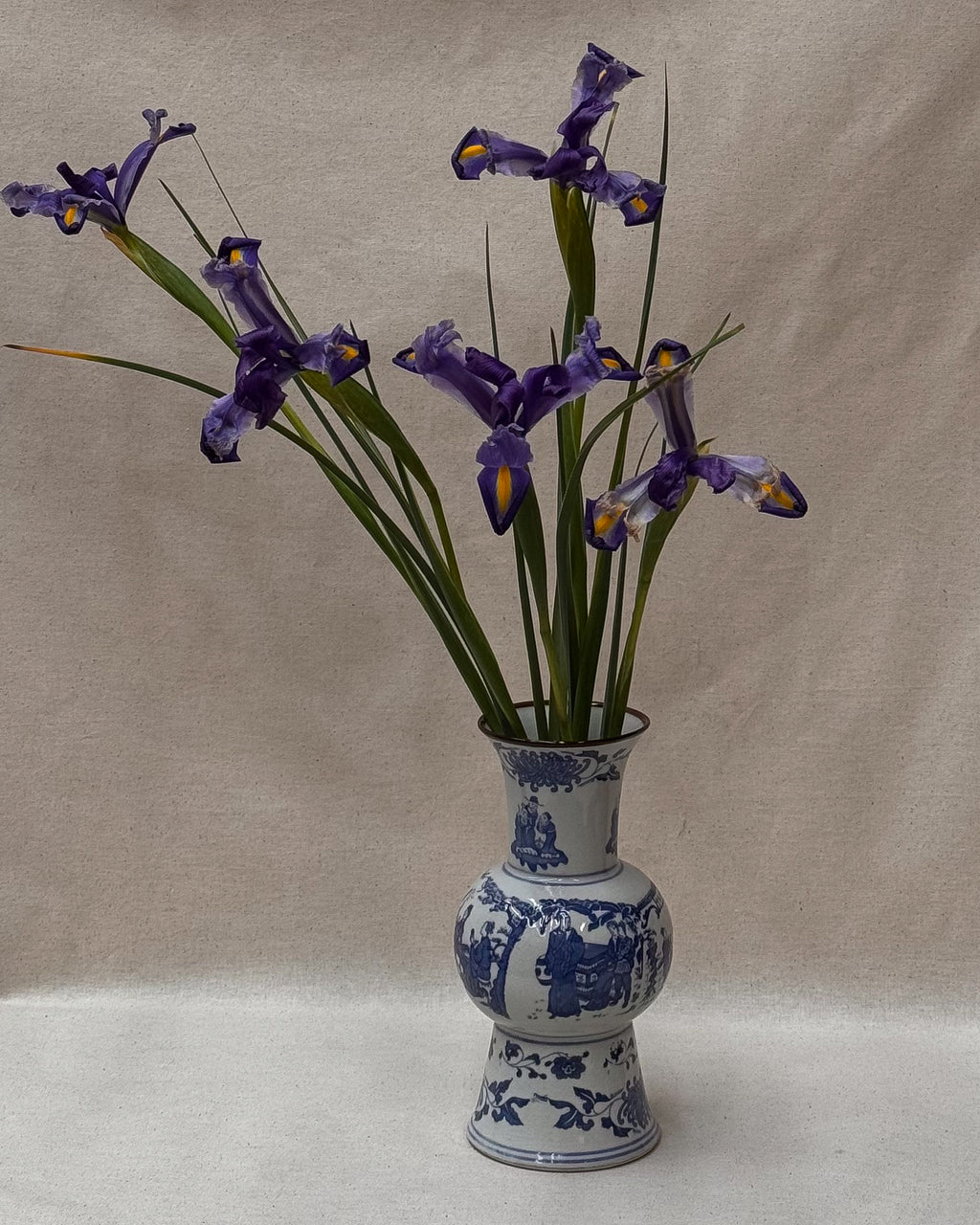 Chinese white and blue ceramic vase